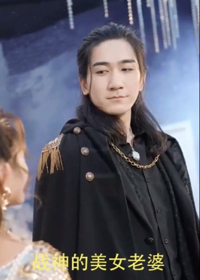 战神的美女老婆封面图