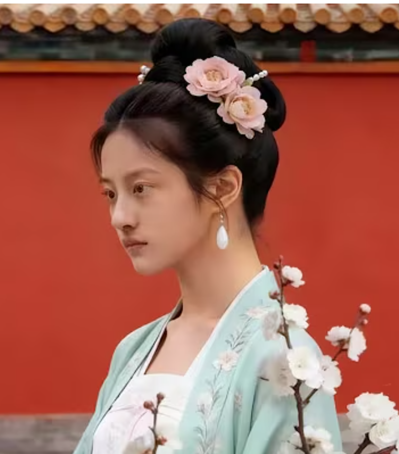 【古装漫】宫墙之下封面图