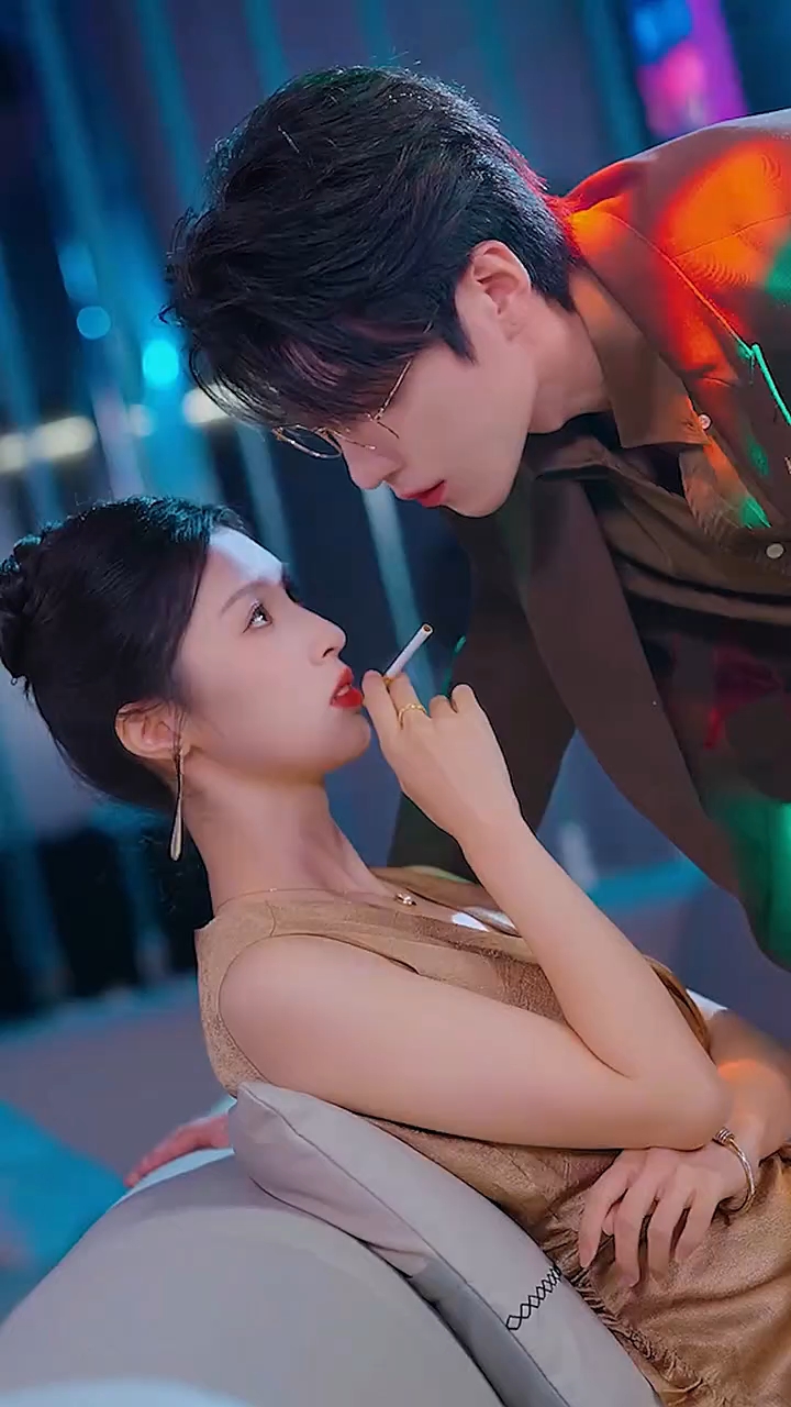 超拽甜妻封面图